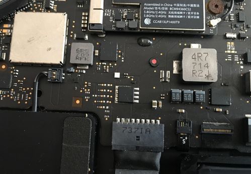 修苹果电脑旧主板数据引争议 5000元维修费后，用户被索额外5000元带走旧主板